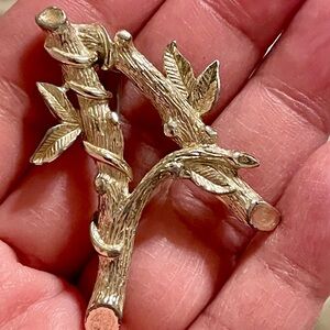 Sarah Coventry Gold Tone Branch and Leaves Brooch